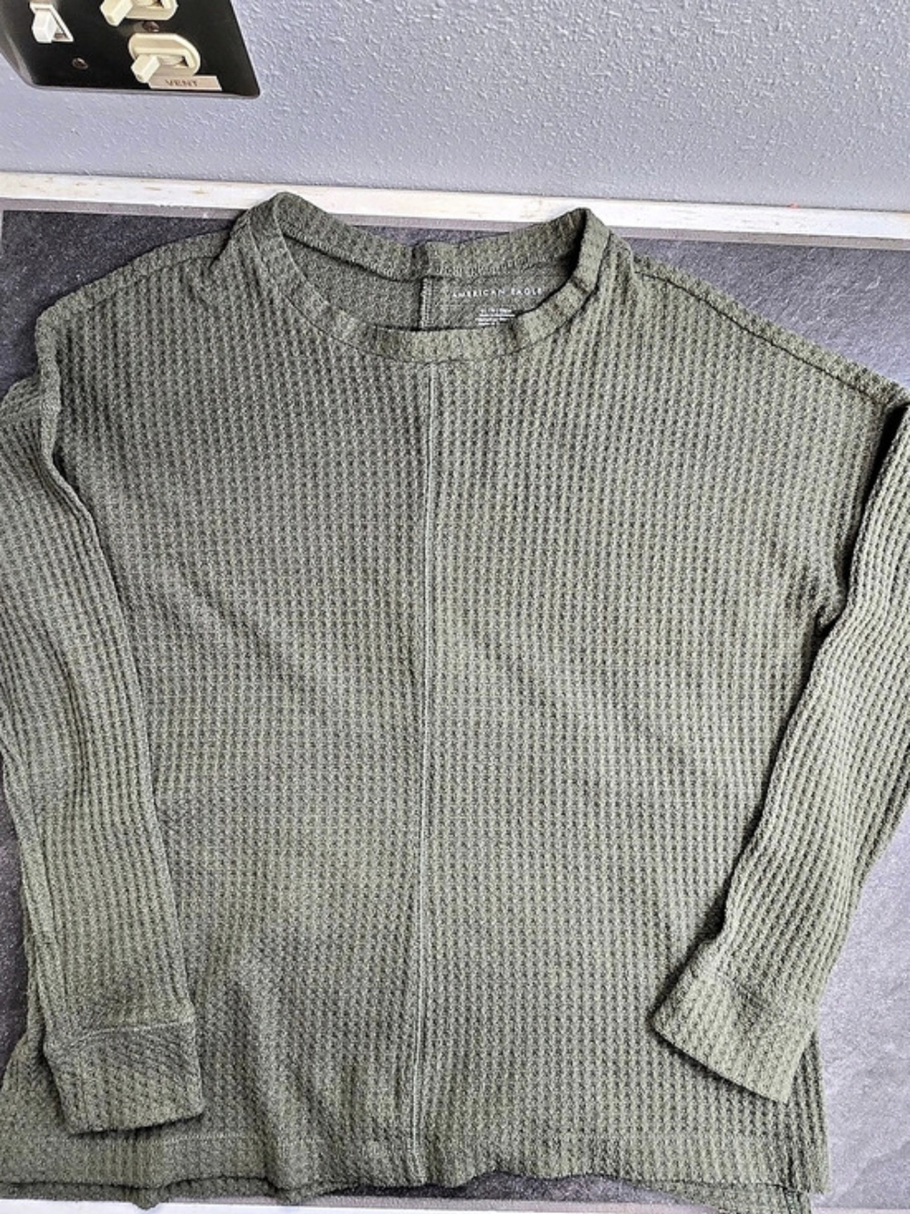 American Eagle Olive Knit Sweater Size Medium Like New